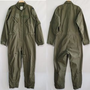 Air Force Coveralls, Flyers CWU-27/P Type I Class 1 Sage Green 1590 Size 42L.